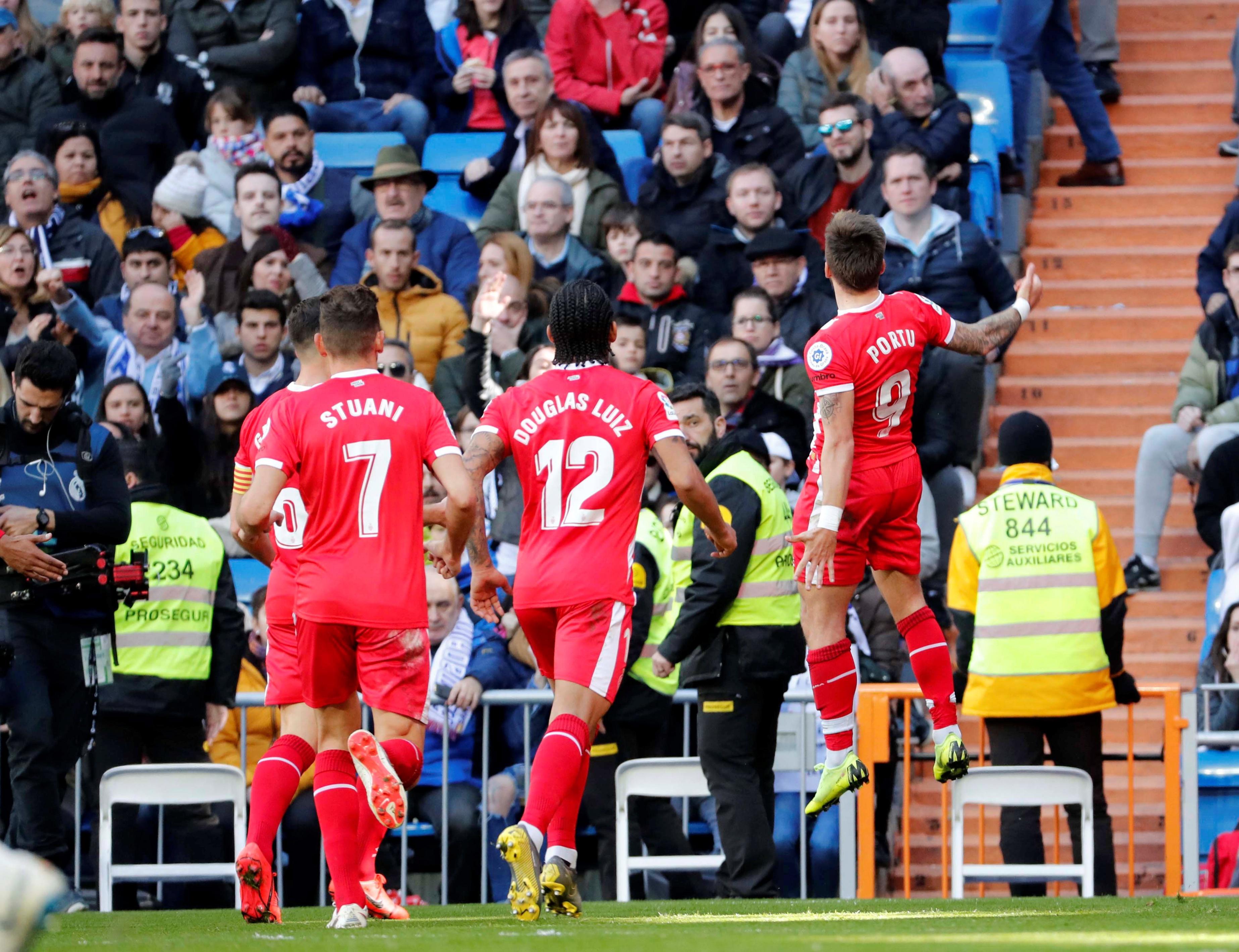 却引入了两 却引入了两